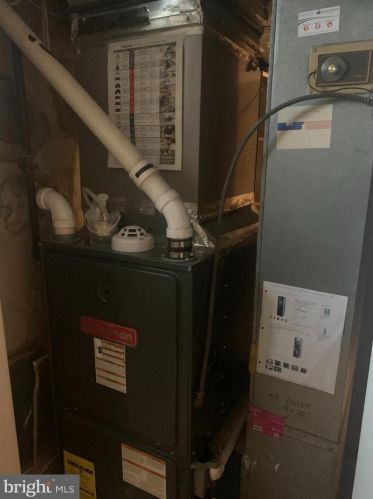 6822 Loretto Ave, Philadelphia PA 19111-5844 exterior