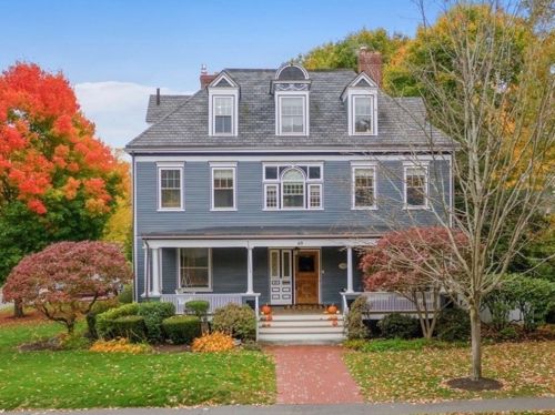 69 Prince St, Newton, MA 02465-2610