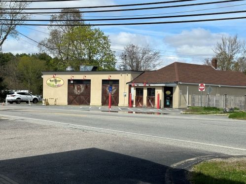 24 Main St, Berkley MA  02779-1399 exterior