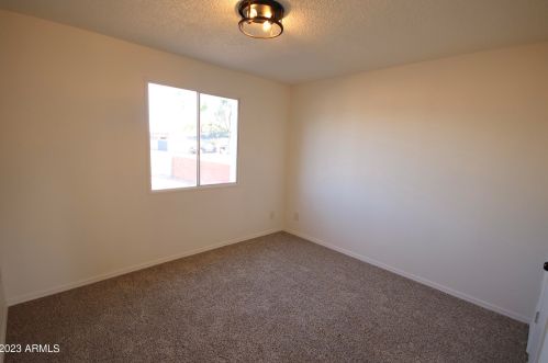 3024 64 Dr, Phoenix AZ 85033-4507 exterior