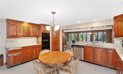 51 Fessenden St, Newton MA 02460-1119 exterior