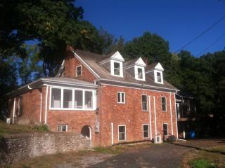 887 Oakwood Dr, Roanoke VA  24015-3857 exterior