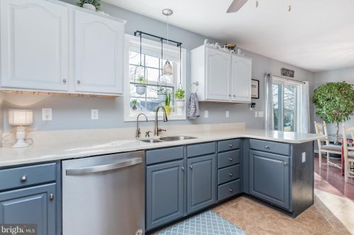 26 Sussex Dr, Carlisle PA 17013-1792 exterior