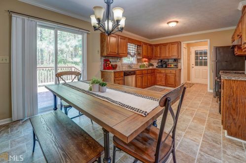 628 Edgewater Cir, Conyers GA 30094-4405 exterior