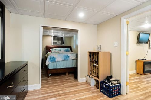 180 Carlisle Rd, Camden, NJ 08106-1210