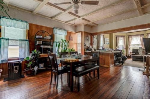 444 Brock Ave, New Bedford MA 02744-1437 exterior