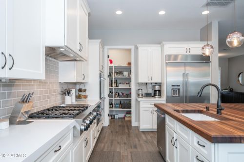 5311 2nd St, Phoenix AZ 85085-7756 exterior