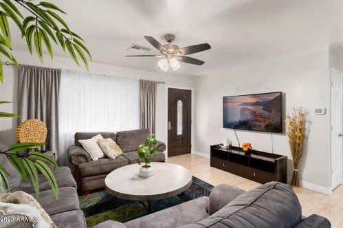 9604 15 Pl, Phoenix AZ 85024-3649 exterior