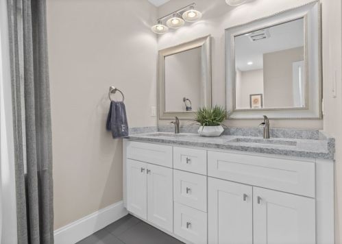 54 Cushing St, Hingham MA 02043-3625 exterior