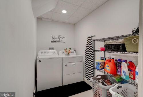 1157 Mantua Pike, West Deptford NJ 08097-1229 exterior