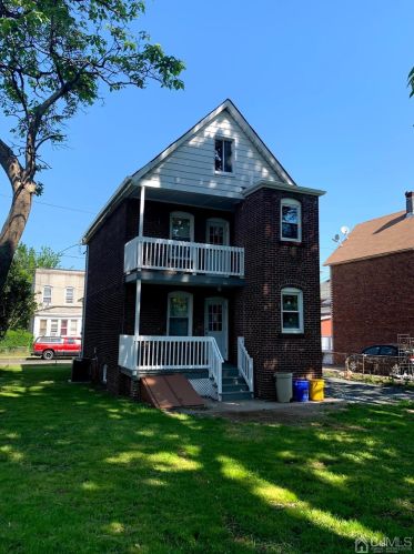 30 Emerson St, Carteret NJ  07008-2522 exterior