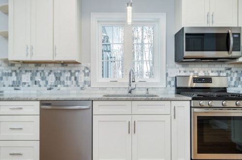 711 Salisbury St, Worcester MA 01609-1122 exterior