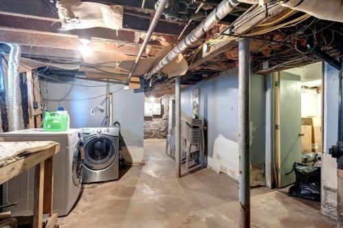 16 Harlow St, Worcester MA 01605-3321 exterior