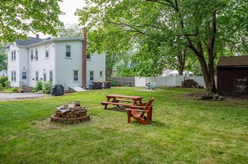 10 Carroll St, Weymouth MA 02189-1211 exterior