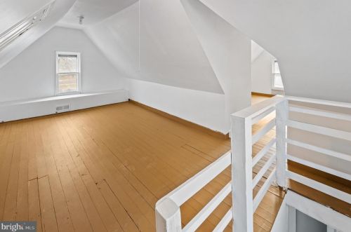 460 Crown Point Rd, West Deptford NJ  08086-2124 exterior