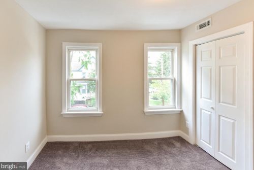 201 Maple Ave, West Deptford NJ  08093-1204 exterior