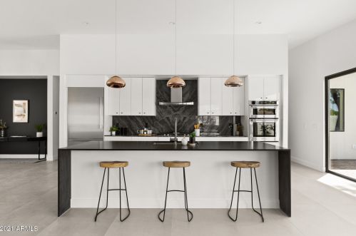 533 Belmont Ave, Phoenix AZ 85051-6766 exterior