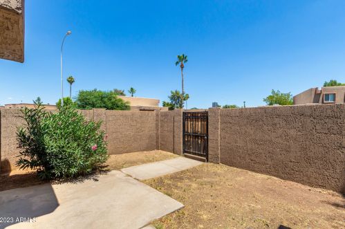 1430 53 Ave, Phoenix AZ 85043-1747 exterior