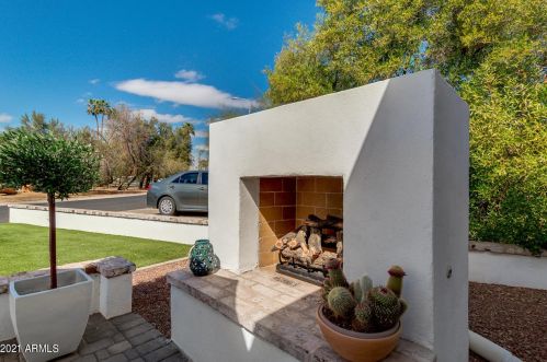 4013 49 Pl, Phoenix AZ 85018-2965 exterior