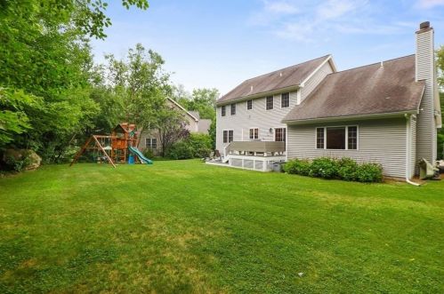 38 Southwood Dr, Southborough, MA 01772-1976