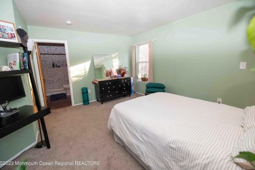 61 Lakeview Dr, Jackson Twp NJ 08527-2701 exterior