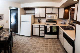 141 Camelot Dr, Saginaw MI  48638-6404 exterior