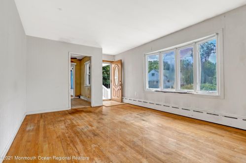 20 Irving Pl, Tinton Falls NJ  07724-1607 exterior