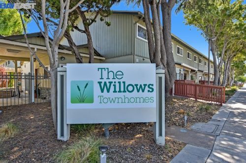 720 Fargo Ave, San Leandro CA  94579-2143 exterior