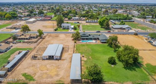 4210 Country Gables Dr, Phoenix AZ 85053-4528 exterior