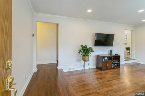 50 Merritt Ave, Cresskill NJ  07626-2420 exterior