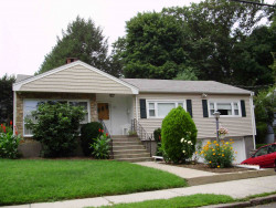 100 Elinor Rd, Newton, MA 02461-1835