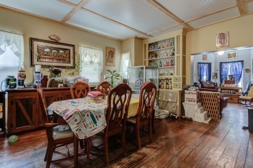 444 Brock Ave, New Bedford MA 02744-1437 exterior