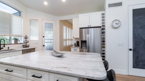 14015 33rd St, Phoenix AZ  85044-8715 exterior