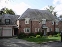 63 Pickwick Rd, Newton, MA 02465-2818