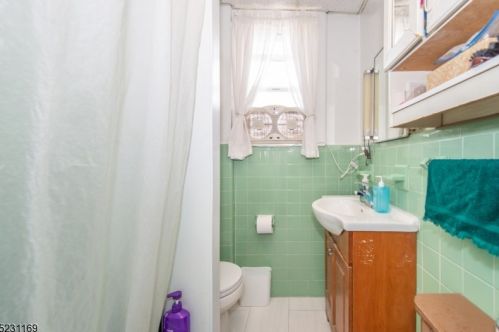 54 Malone Ave, Belleville NJ 07109-2671 exterior