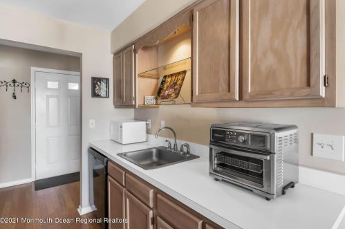 47 Tower Hl Dr, Tinton Falls NJ 07701-2400 exterior