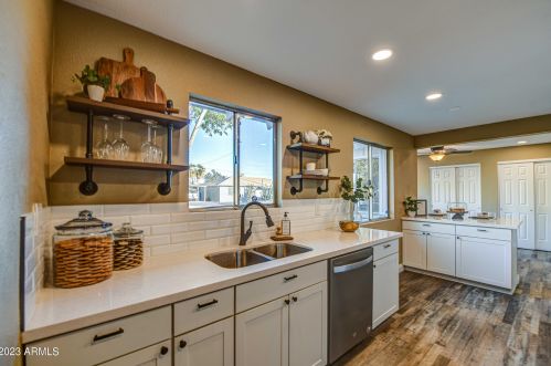 9022 18 Dr, Phoenix AZ 85021-2908 exterior