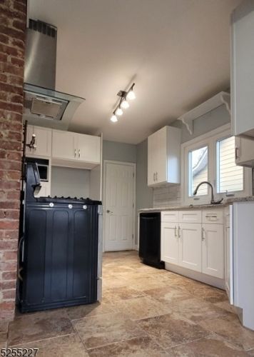 264 Davis Ave, Kearny NJ 07032-3402 exterior