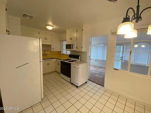 3308 Clarendon Ave, Phoenix AZ 85033-4024 exterior