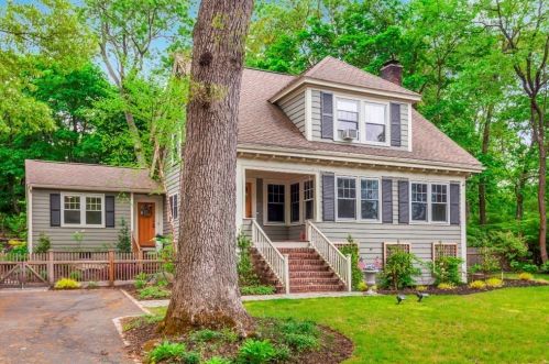 20 Rock View Rd, Milton MA  02186-2207 exterior