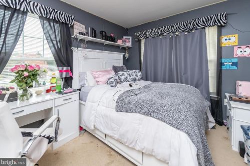 27 Highgrove Ct, West Deptford NJ 08086-3814 exterior