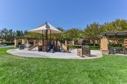 32 Larkfield, Irvine CA 92620-2140 exterior