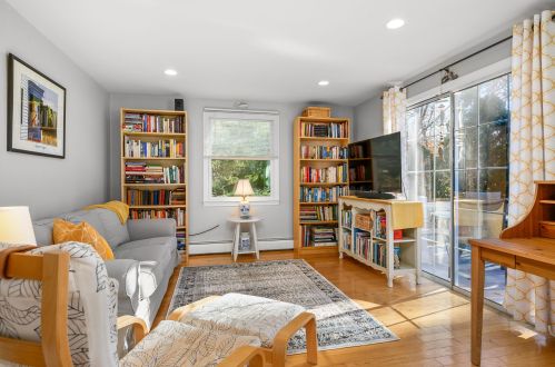 130 Main St, Dennis MA 02638-2019 exterior