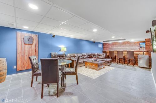 7 Shakespeare Dr, Valpo IN 46383-4129 exterior