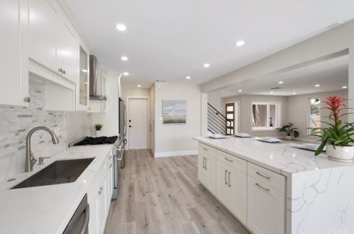 1 Satinwood Way, Irvine CA  92612-2111 exterior