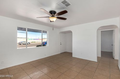 2927 Dunlap Ave, Phoenix AZ 85020-3025 exterior
