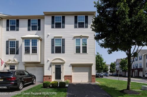 141 Kyle Dr, Tinton Falls NJ 07712-7536 exterior