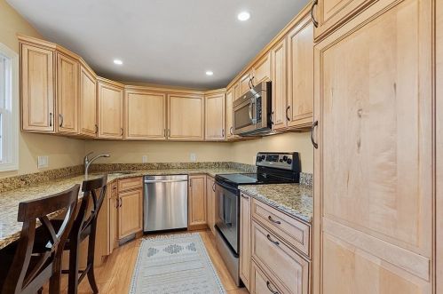 14 Meadow Ln, Worcester MA  01602-1604 exterior