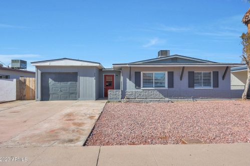 3018 81st Ave, Phoenix AZ  85033-4702 exterior