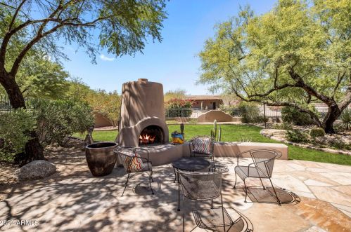 2020 Bethany Home Rd, Phoenix AZ 85014-2434 exterior